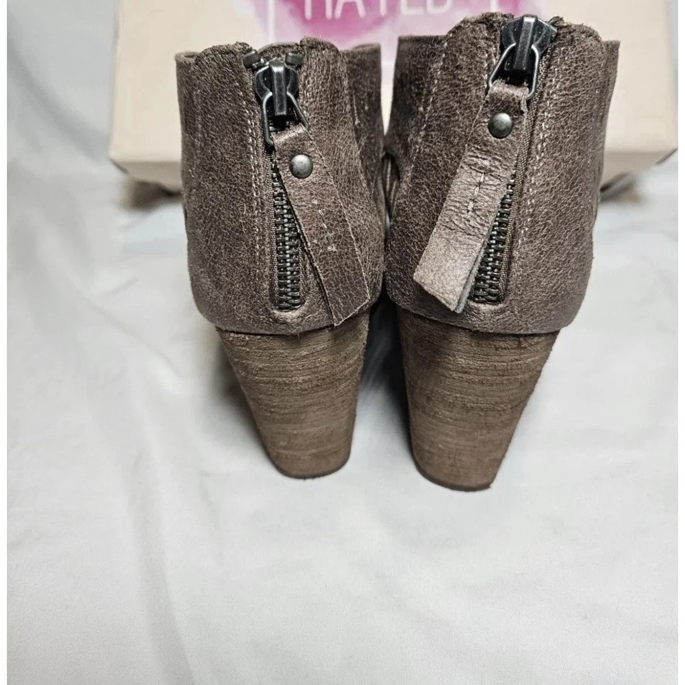 Not Rated Groove Thang Booties Women's 6 Taupe Brown Laser Cut Ankle Chunky Heel